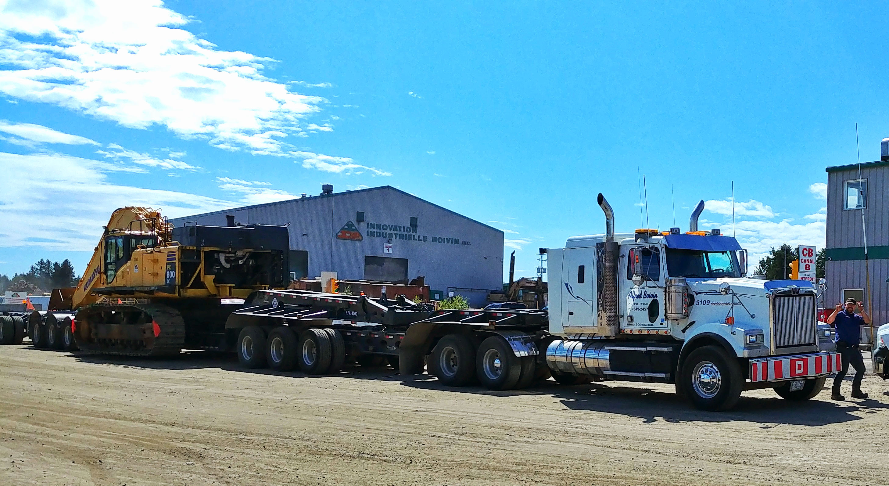 Transport hors normes escorté du Groupe Alfred Boivin