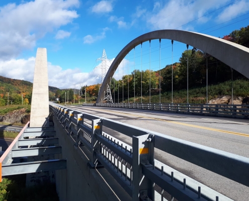 Pont Stoneham en arc sur la route 175